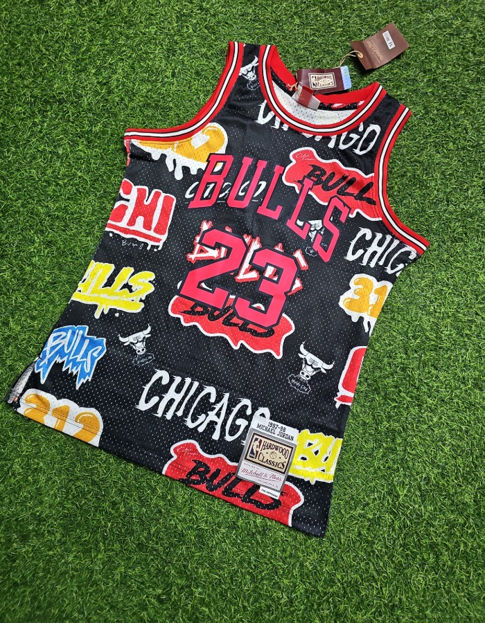 REGATA MITCHELL & NESS CHICAGO BULLS 1997/98 GRAFFITI STYLE