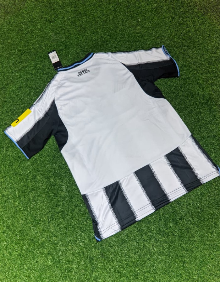 Foto 2 — CAMISA NEW CASTLE HOME 2025/26