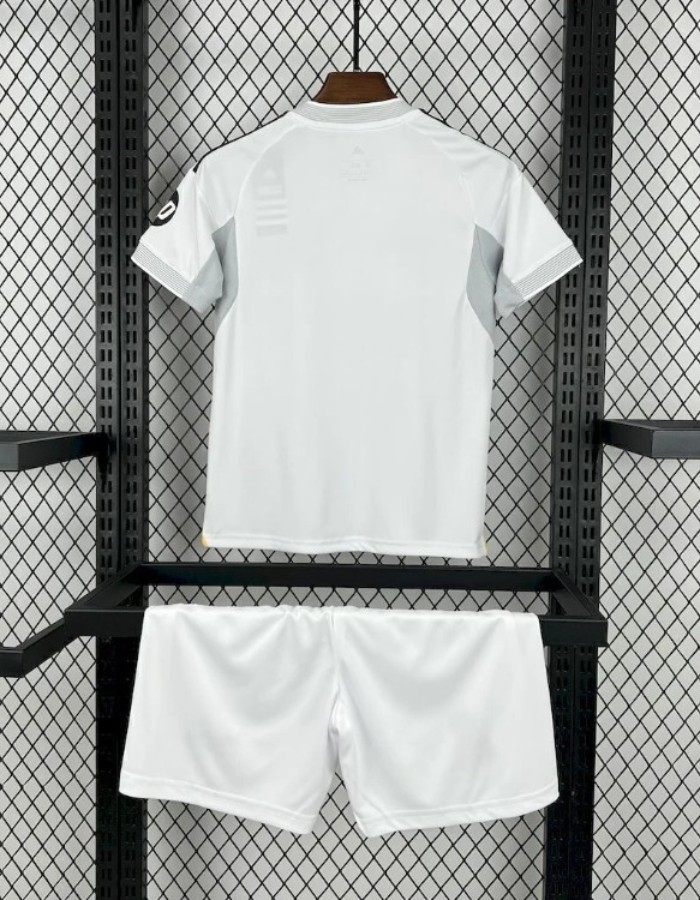 Foto 5 — Kit Infantil Real Madrid Home 25/26 - Branco